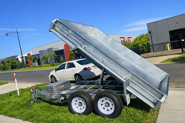 8x5 TT Tipper Trailer with Cage